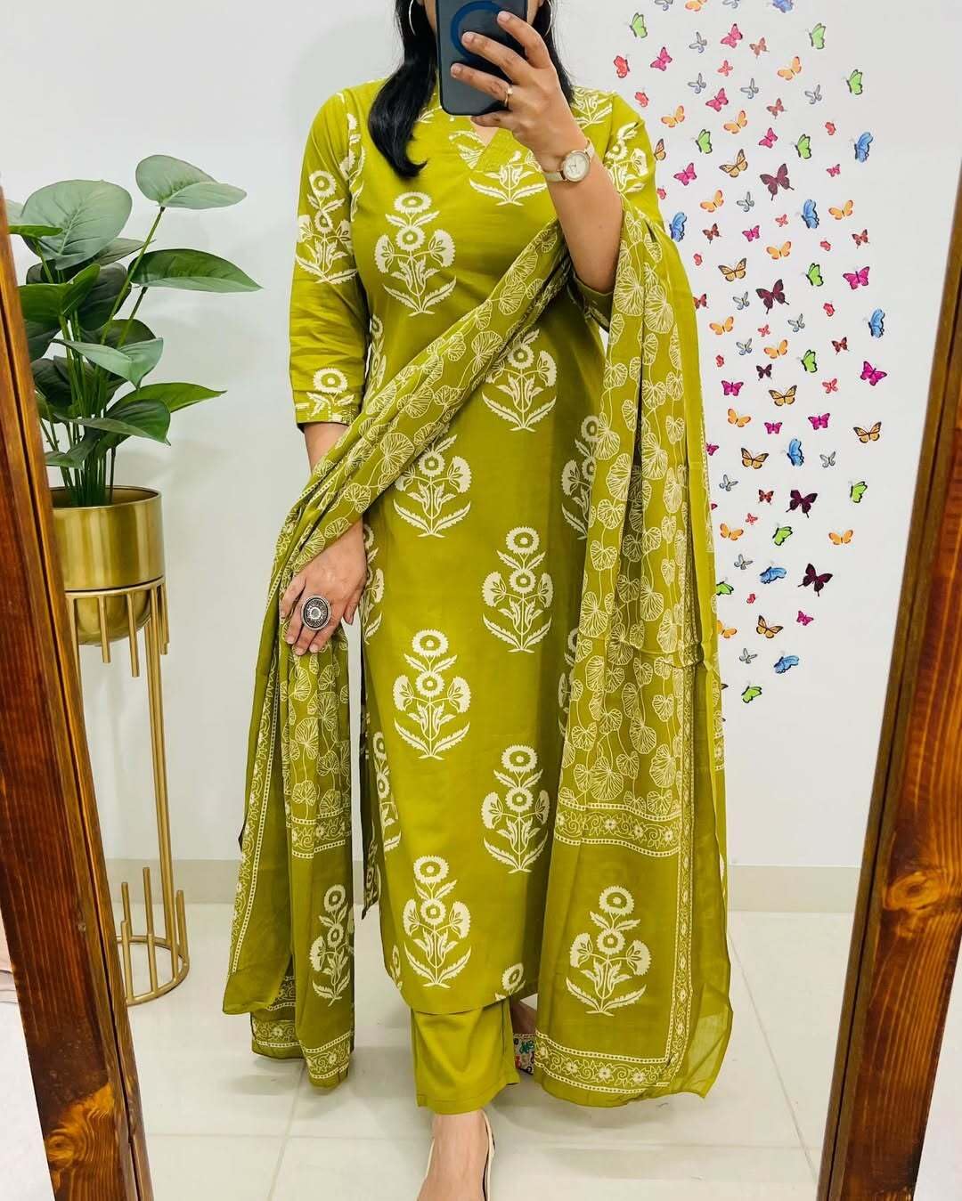 Rangnavi Women's Floral Printed Stright Kurta with Pant & Dupatta Set | Kurta Set - image 4