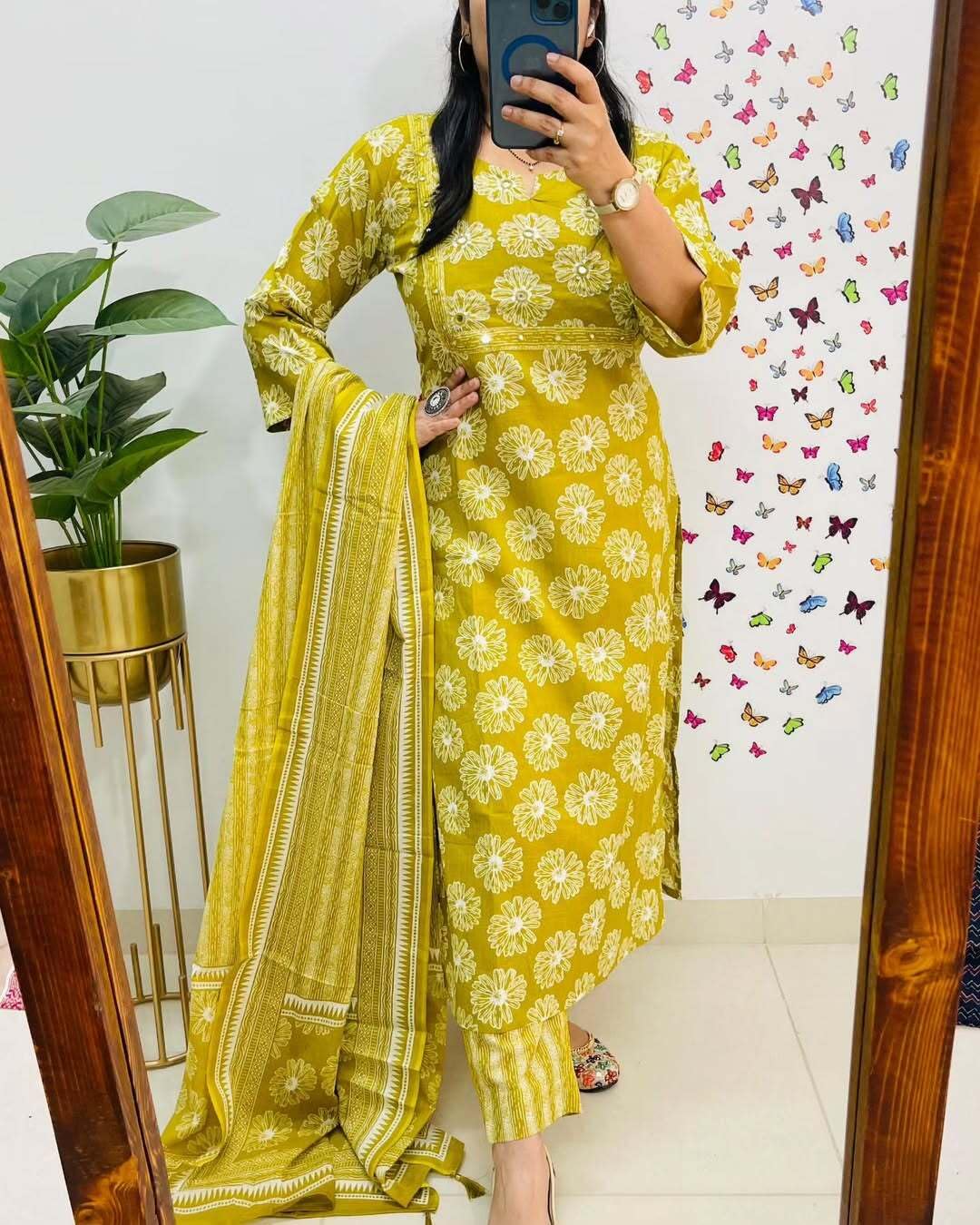 Rangnavi Women's Floral Printed Embroidery Stright Kurta with Pant & Dupatta Set | Kurta Set - image 3