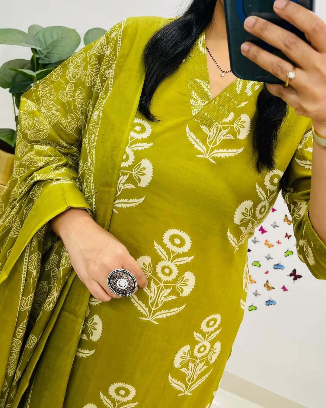 Rangnavi Women's Floral Printed Stright Kurta with Pant & Dupatta Set | Kurta Set - image 3