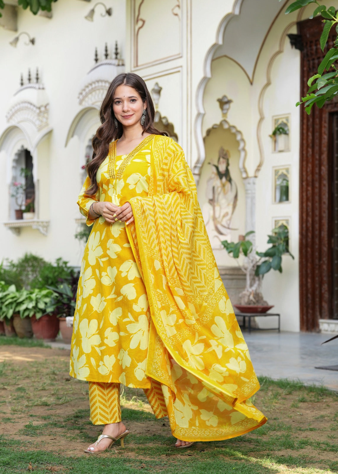 Rangnavi Women's Floral Printed Stright Kurta with Pant & Dupatta Set | Ethnic Set | Kurta Set – BLUE, Black, PINK, Yellow